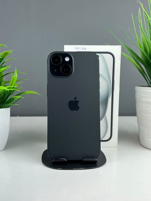 Телефон Apple iPhone 15 256GB
