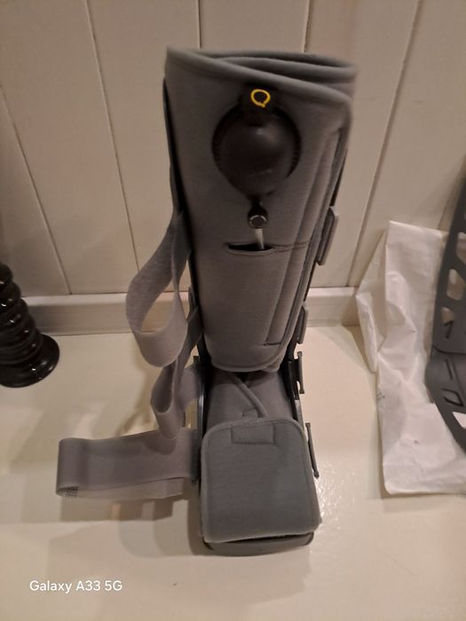 Ортопедичен ботуш