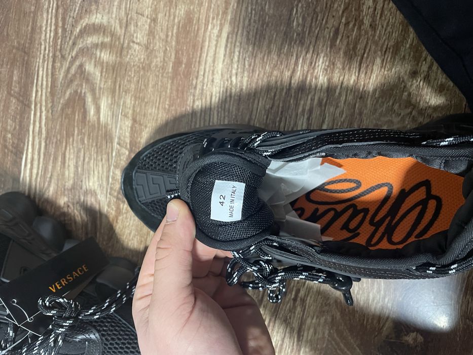 versace chain reaction