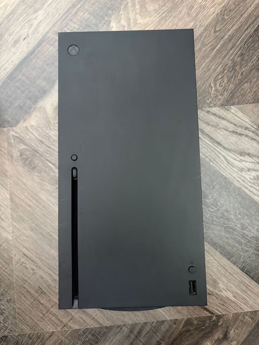 XBox Series комплект с игри и аксесоари