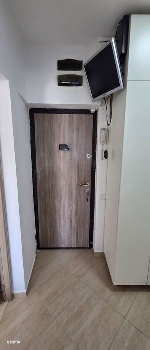Berceni,2 min.metrou-Aparatorii patriei,an 1986,parcare ADP,boxa!