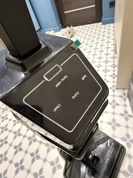 Вертикальный пылесос Melia