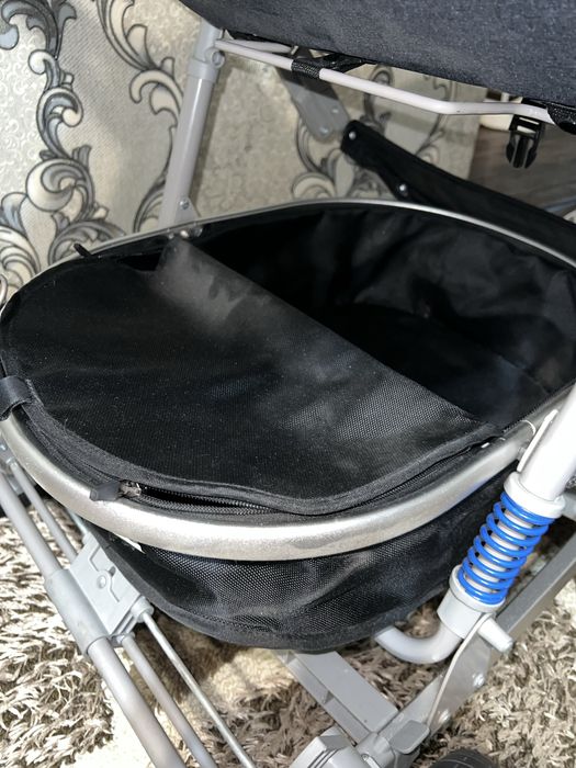 Коляска 2 в 1. Почти новая.