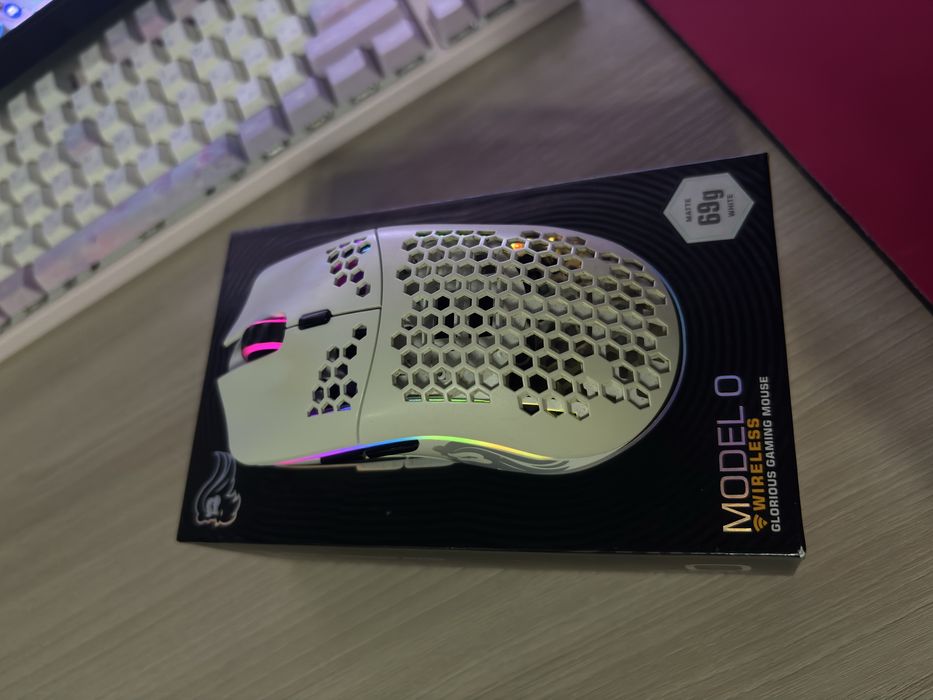 Б/У Игровая мышь Glorious Model O Wireless White