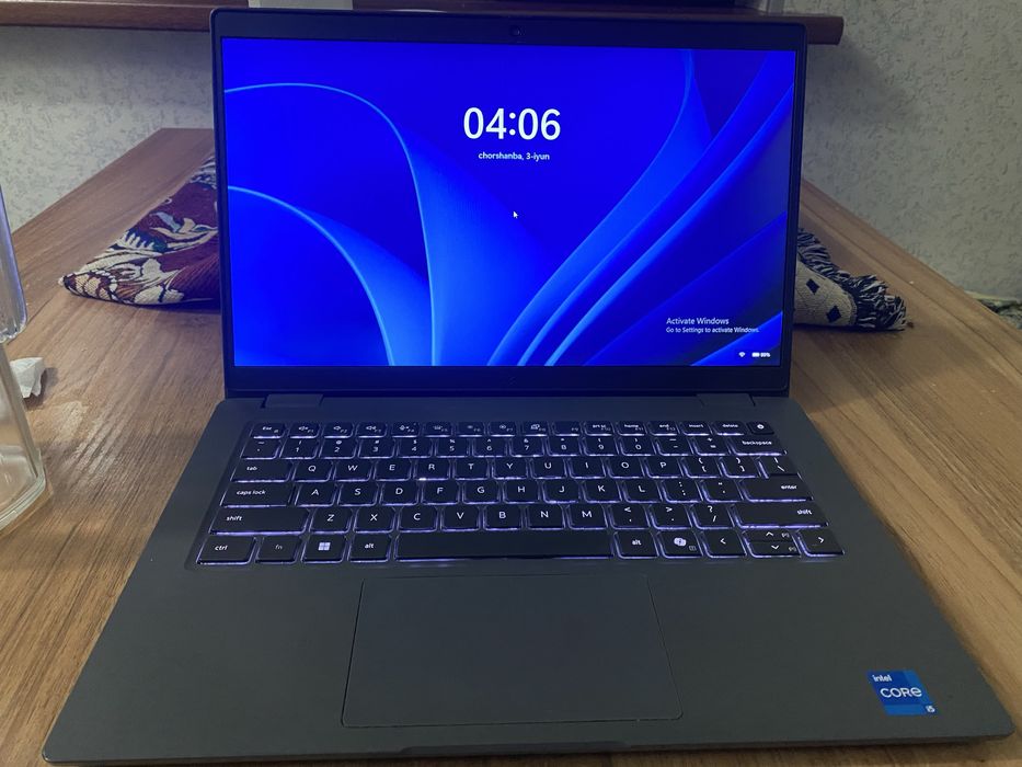 Notebook juda yangi holatda