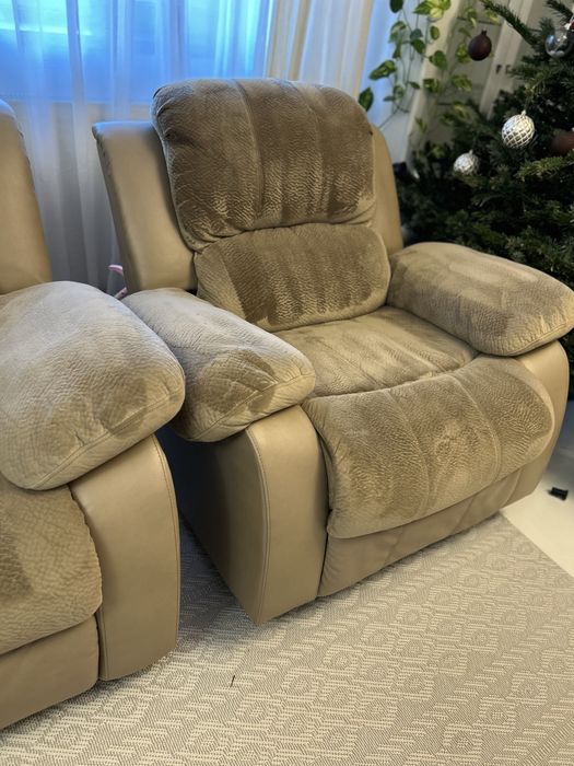 Canapea cu recliner si 1 fotoliu recliner