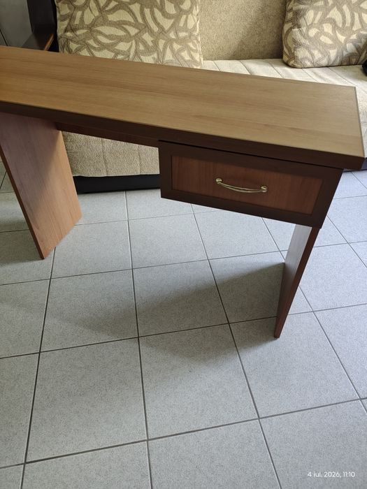 Vând canapea ,birou, măsuță cafea