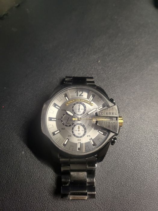 Ceas diesel negru