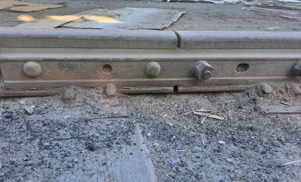 Рельс Р43 с деревяными шпалами 884 метра