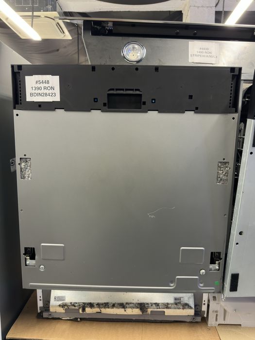 Maşină de spălat vase complet încorporabilă Beko BDIN28423