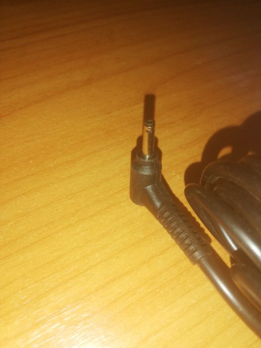 Încărcător laptop 19v 2,37amp mufă subțire