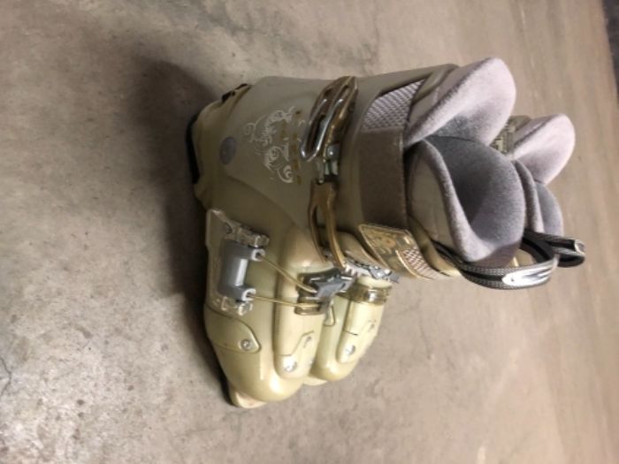 Ски Volkl/Orion, ски обувки Nordica/Head, щеки Rossignol/Kastle