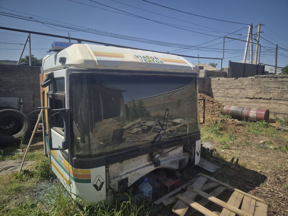 Продам кабину рено