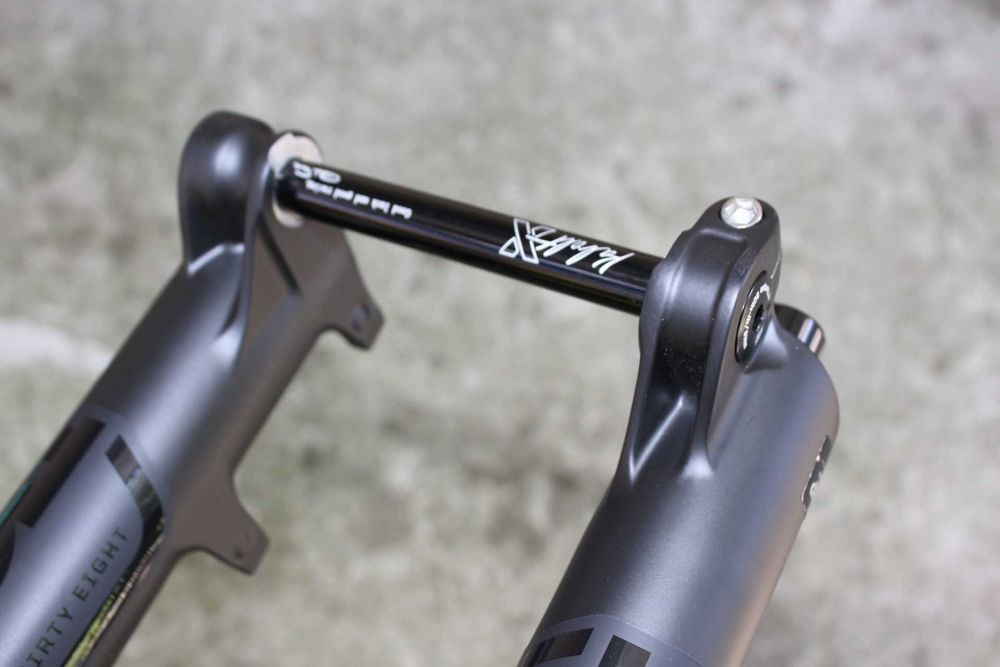 Fox 36 furca suspensie Rhythm E-tuned FLOAT 29inch 160mm Grip 2Pos