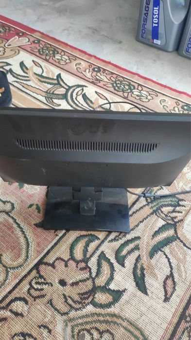 Продам Монитор б/у.