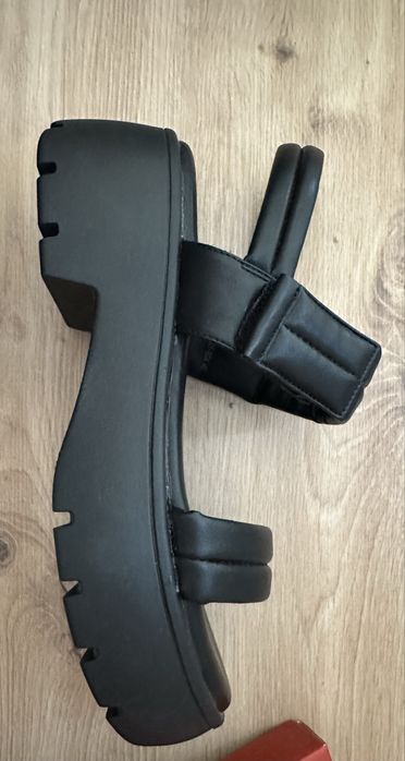 Дамски нови сандали 40