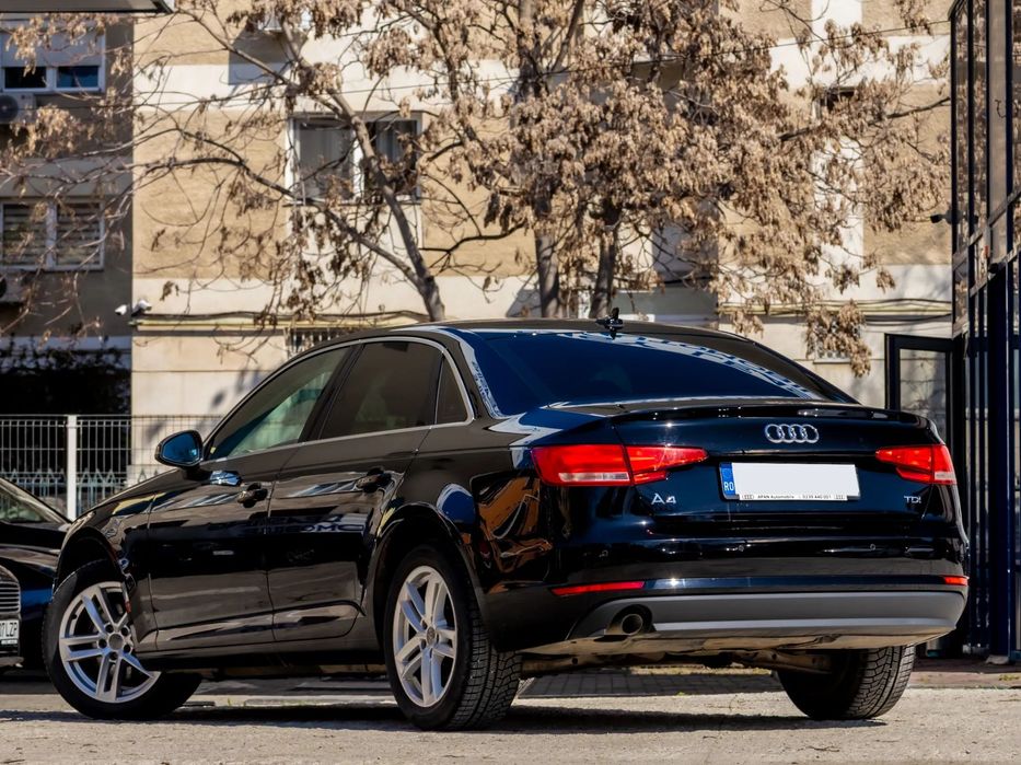 AUDI A4 2018 — imagine 4