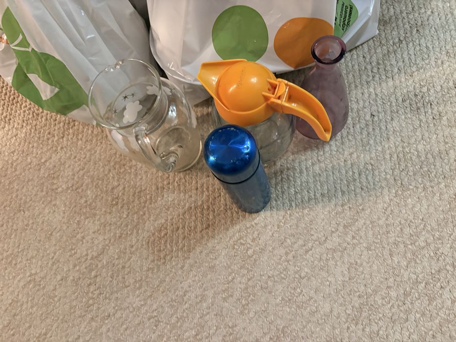 Отдам срочно посуду