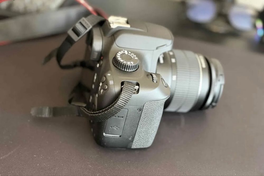 Продам фотоаппарат CanonEOS4000