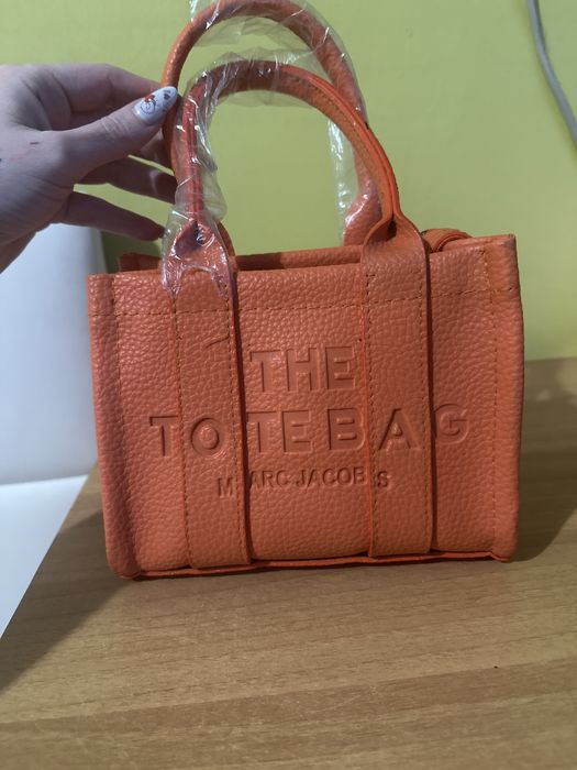 Малки стилни чантички !