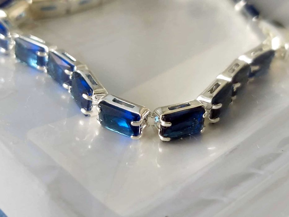 Синя дамска гривна