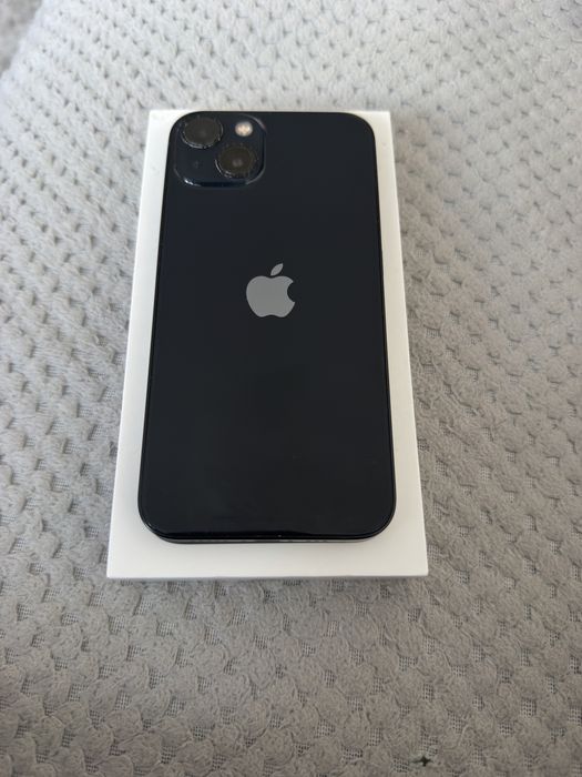 Apple Iphone 13 Midnight Blue купуван от Америка 128gb много добро състояние
