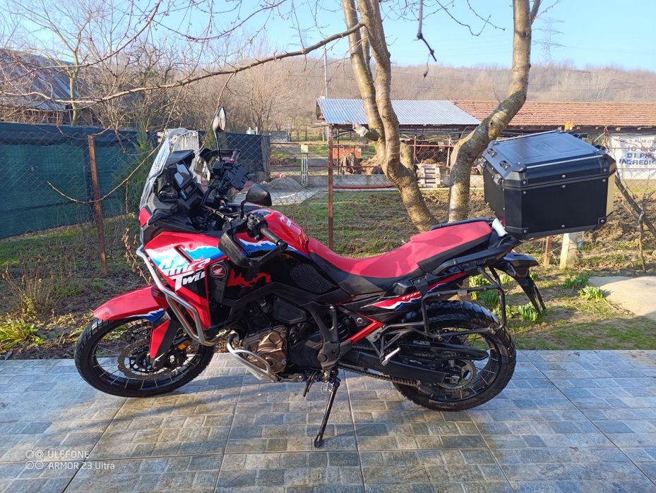Vând CRF 1100 Africa twin DCT 2024