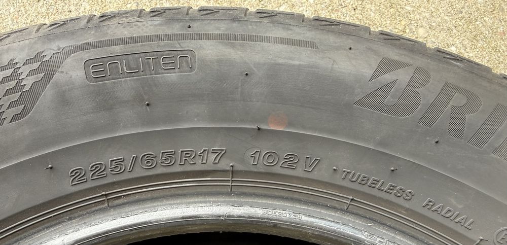 Bridgestone Turanza Enliten 225/65 R17 102V dot 97 22