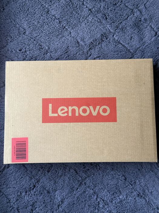 lenovo ideaPad slim 3 15 AMN8 ryzen 3  8GB/256 SSD SIGILAT