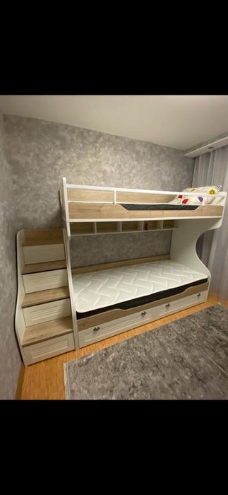 Продам 2 ярусную кроват размеры 255 /85/ 170