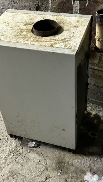 Срочно продам кател газовый 100 кв еще вакумныймнасос за 15 тысяч