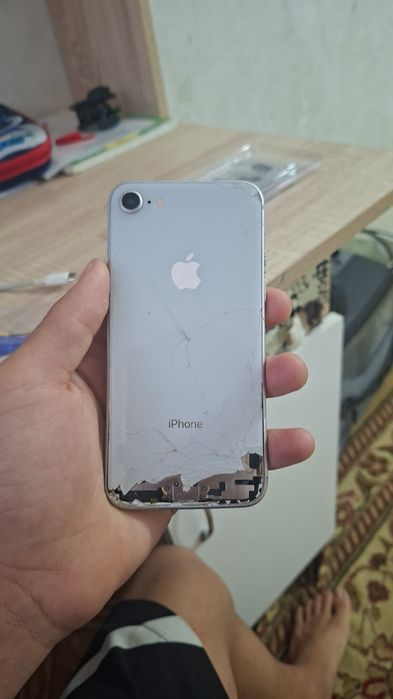 Iphone 8 64gb   .