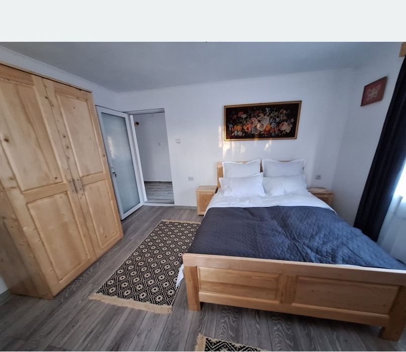 Inchiriez casa la tara!