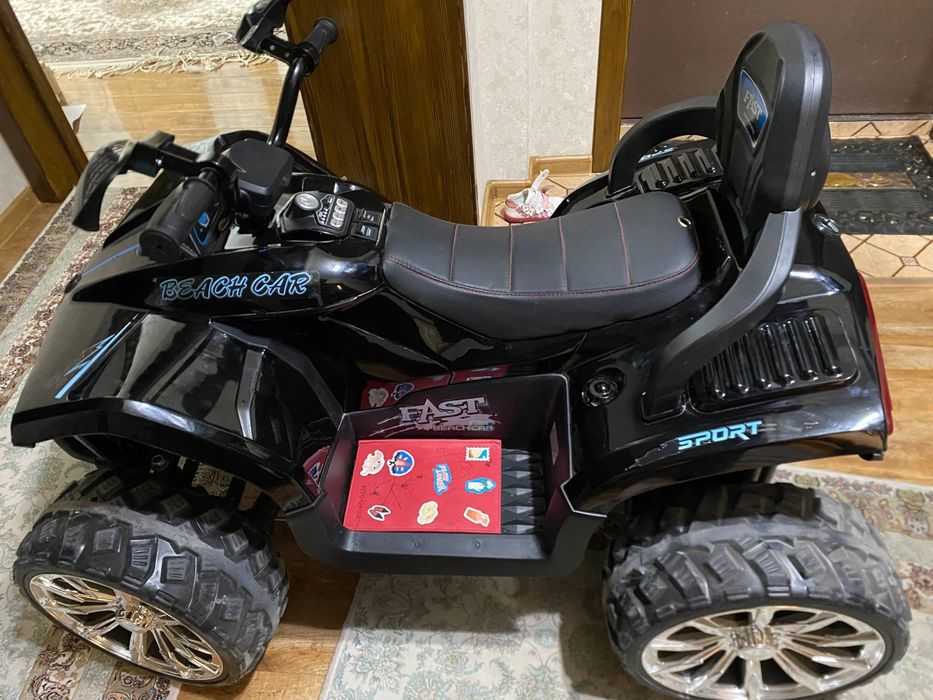 Детская машина,новая.