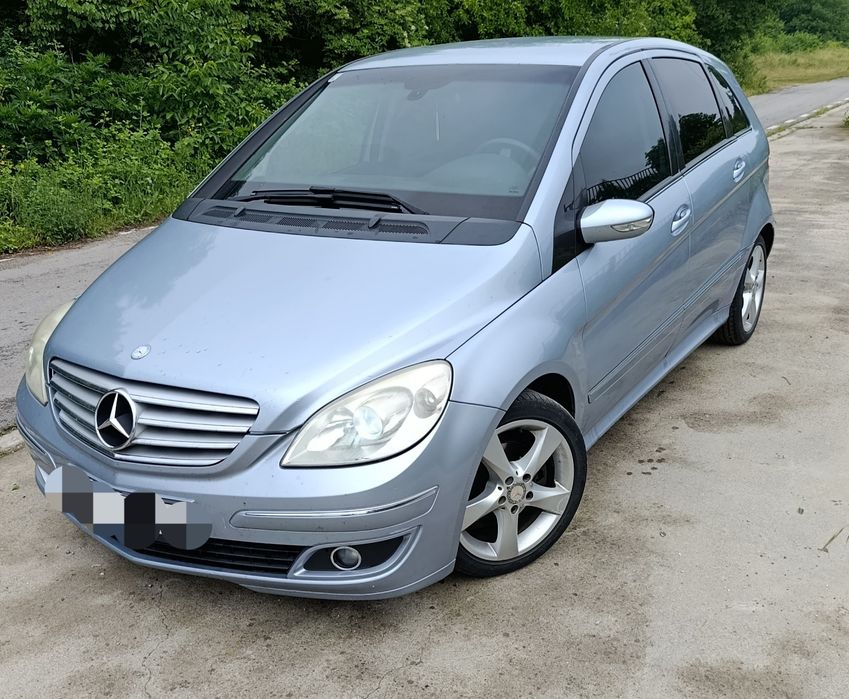Автомобил mercedes B 180