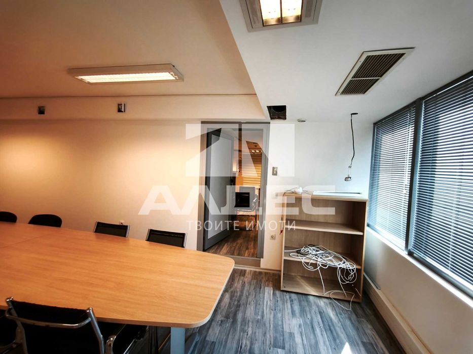 Дава се под наем Офис в София, Младост 4 - 336 кв.м за 2090.49 € - Снимка #12