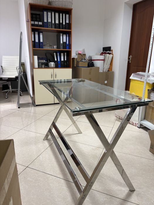 Продам стол стеклянный