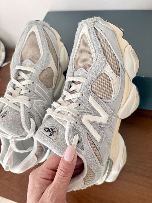Чисто нови маратонки New Balance 9060