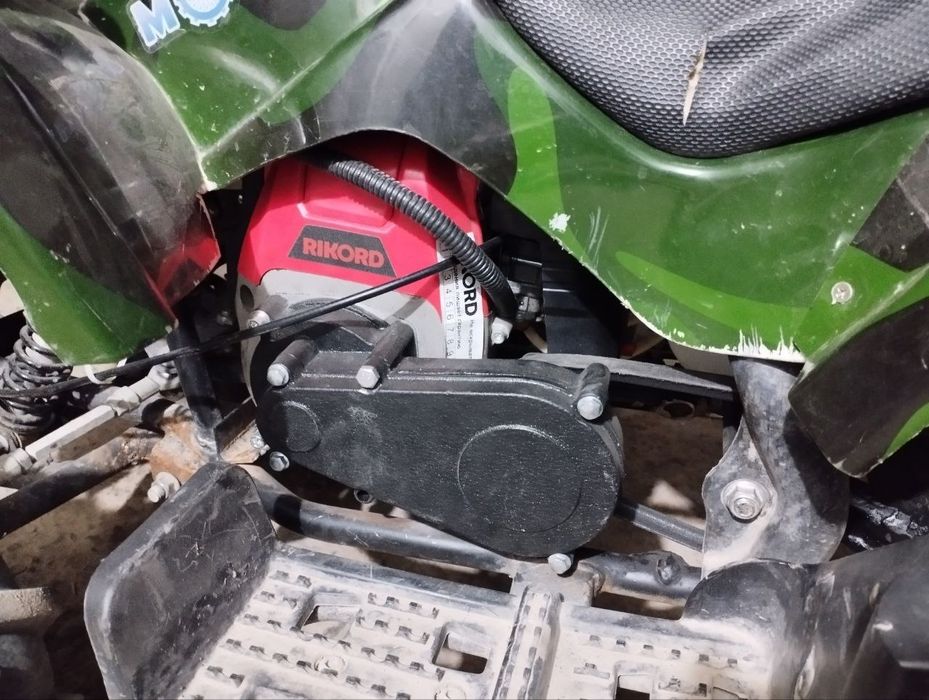 Трицикл  бензиновый сотилади нархини келишамиз