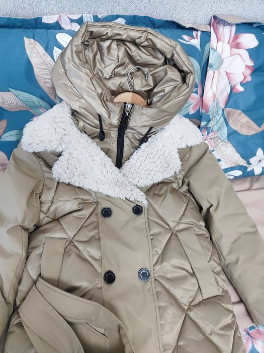 Продам пуховик зимний на девочку