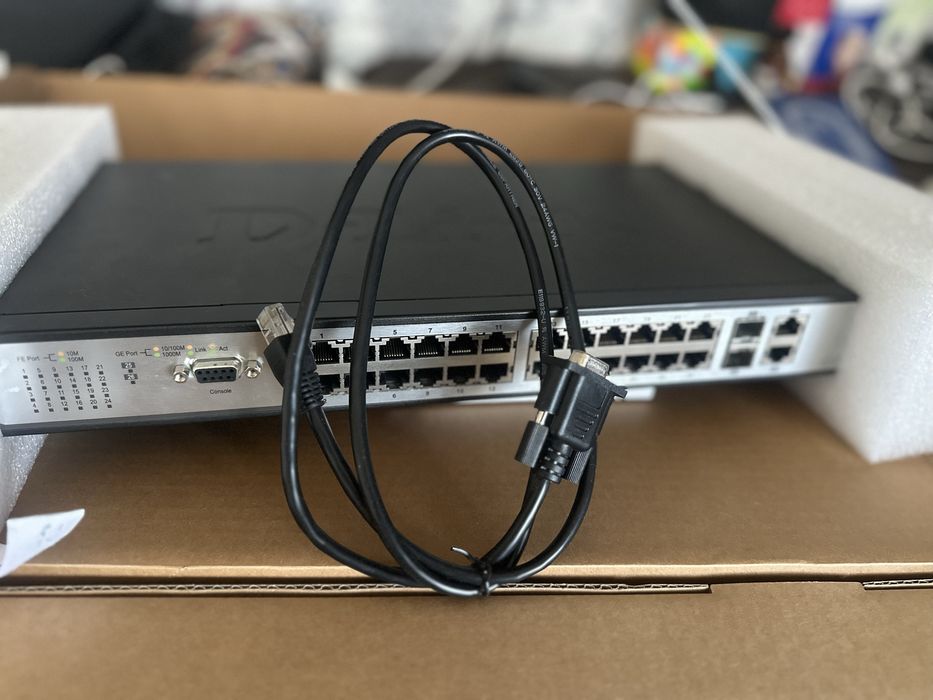 Продам Коммутатор D-Link DES-3200-26.