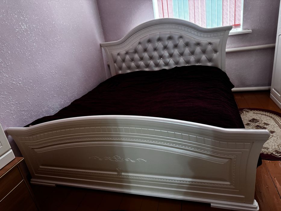 Спальняя мебель в хорошем состоянии