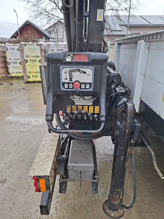 Atego cu macara HIAB