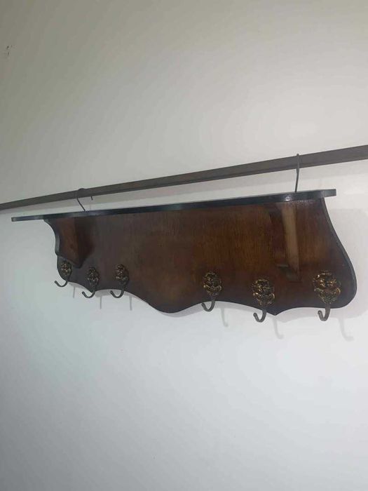 Cuier din lemn si 6 cuie din bronz