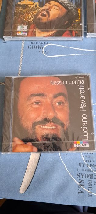 12 диска/CD с Pavarotti , Domingo , Carreras
