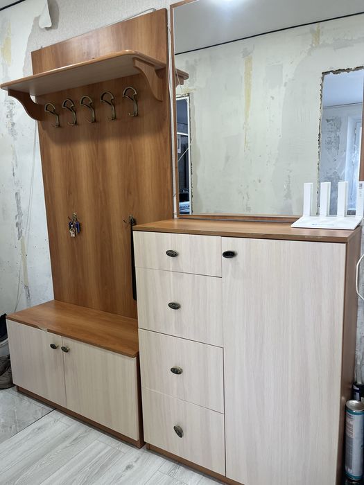 Прихожая с зеркалом