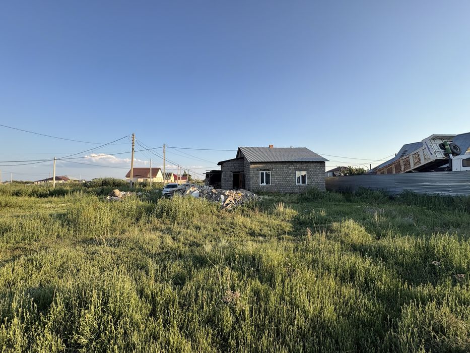 дом с земельным участком