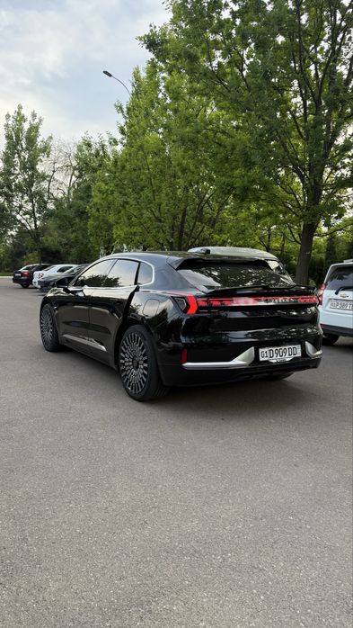 Zeekr 001 2023 — 2