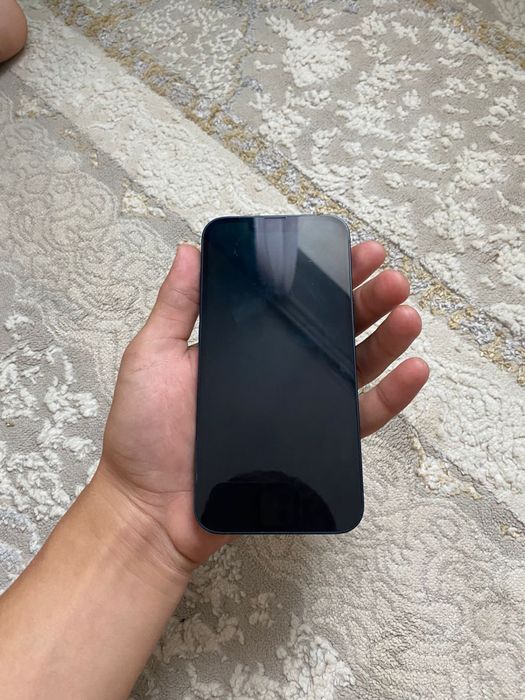 черный iphone 13