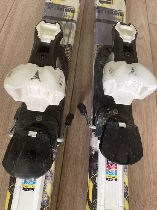 Ски, щеки и обувки Atomic 39-40